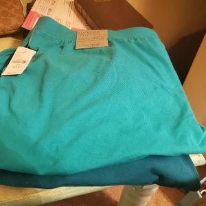 2 pairs shades of blue Catherine's Suprema Capri pants